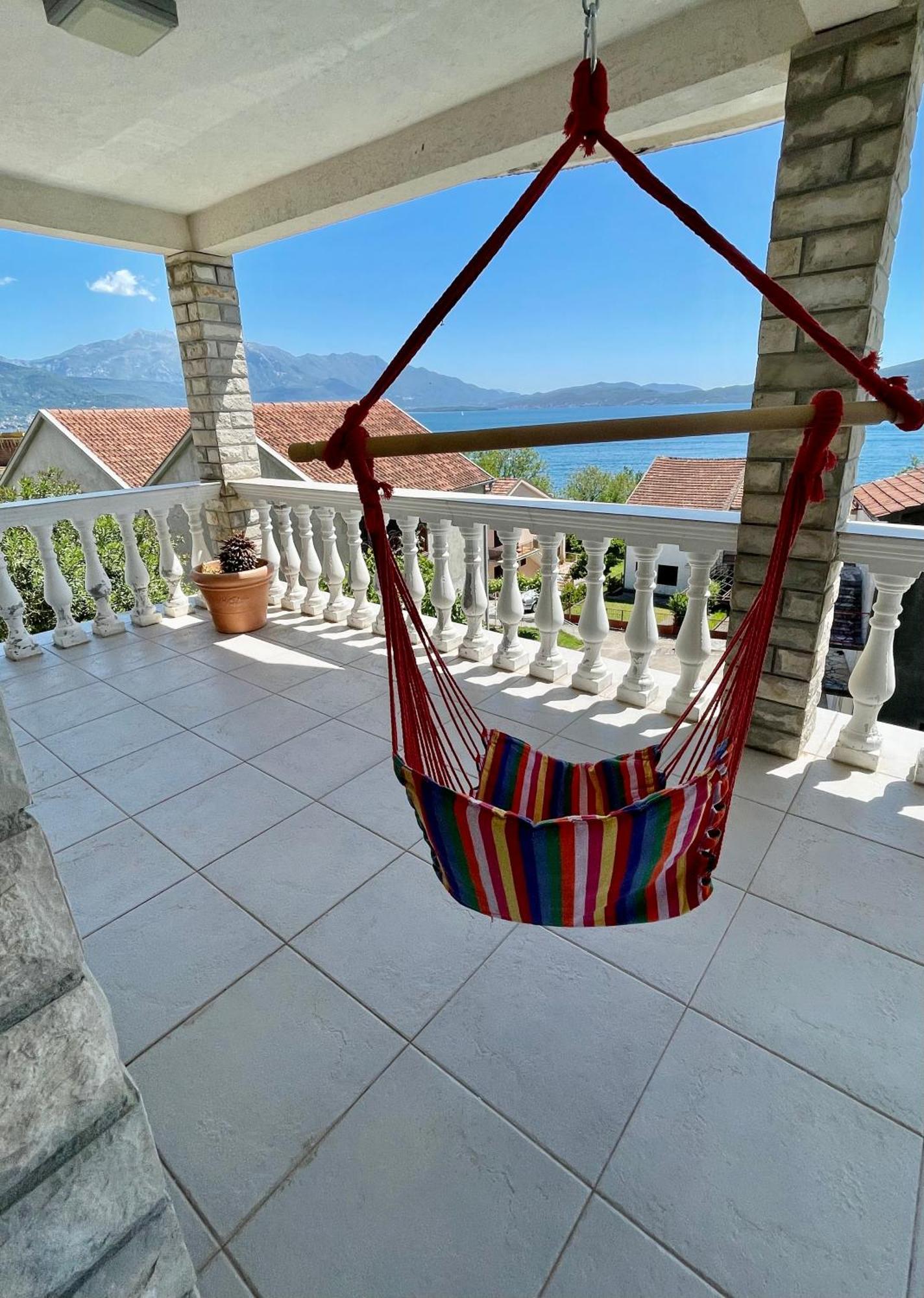Family House With Pool & Sea View Lejlighedshotel Bijela Eksteriør billede